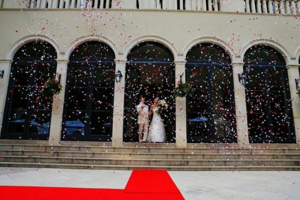 フラワーシャワー｜結婚式｜ジャルダンドゥボヌール